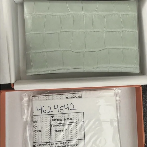 Hermes Calvi Alligator Card Holder Wallet Vert d’eau 2024 - Picture 4 of 8